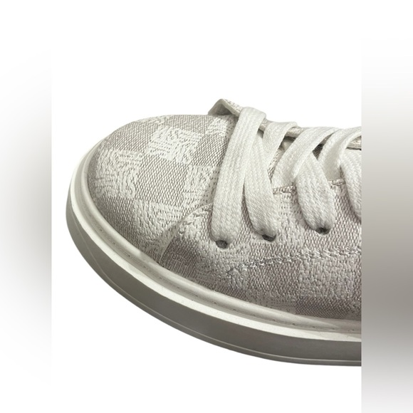 Steve Madden NWOB Charlie Treaded Lace-Up, monogram Sneakers! Size wom 9M - Picture 8 of 9